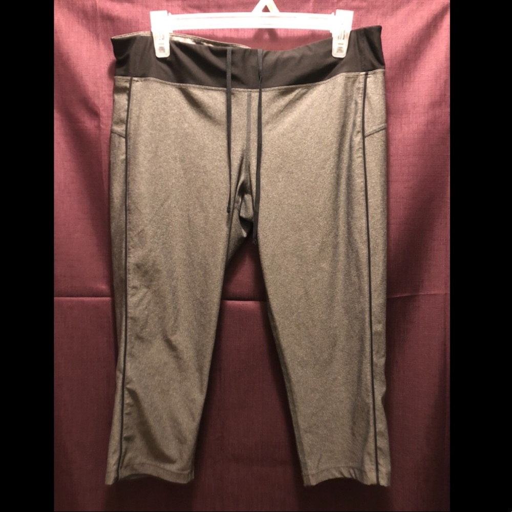 Xersion (JC Penny brand) Capri pants